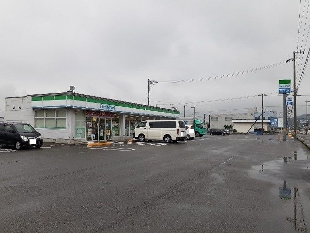 コンビニ　ファミリーマート　インター店様（コンビニ）まで800m