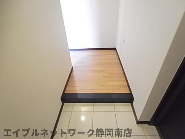 玄関　収納もある玄関です