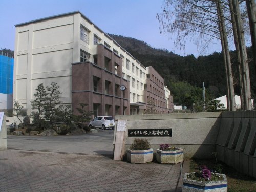 高校・高専　兵庫県立氷上高校（高校・高専）まで302m