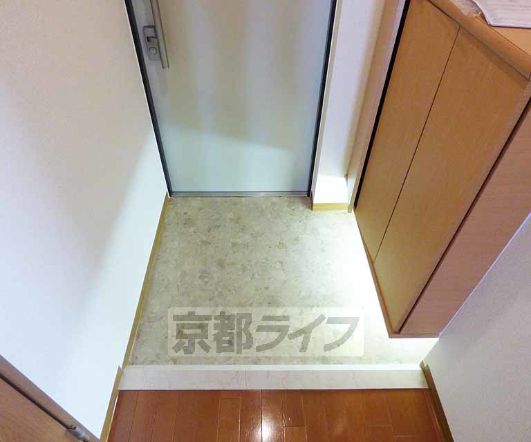 玄関　広々とした玄関です。