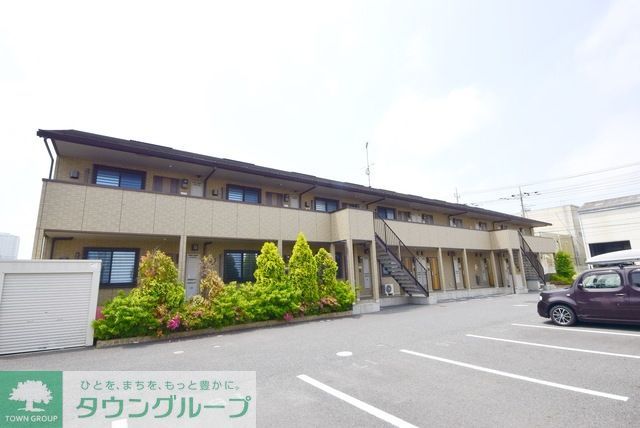 駐車場　おしゃれな外観