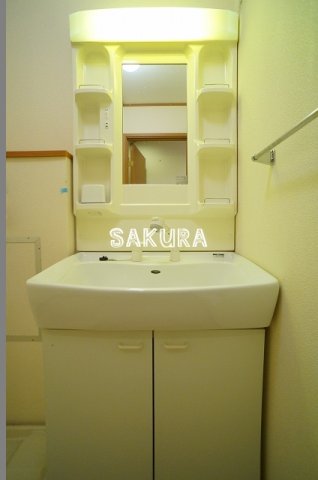 洗面設備　身支度に欠かせない独立洗面台♪