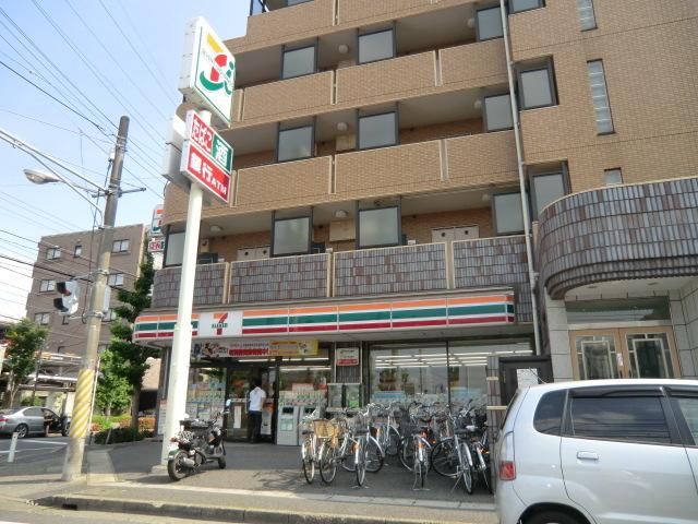 コンビニ　セブンイレブン（コンビニ）まで180m
