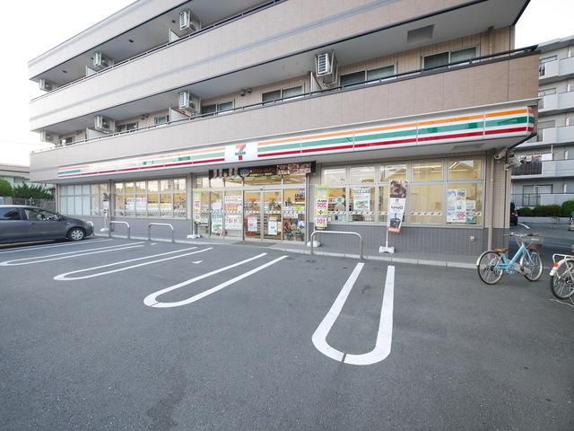 コンビニ　セブンイレブン川崎平店（コンビニ）まで94m