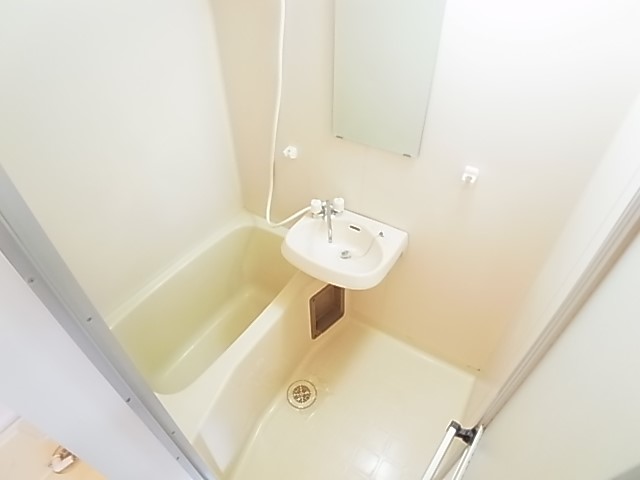 バス・シャワールーム　別部屋参考写真