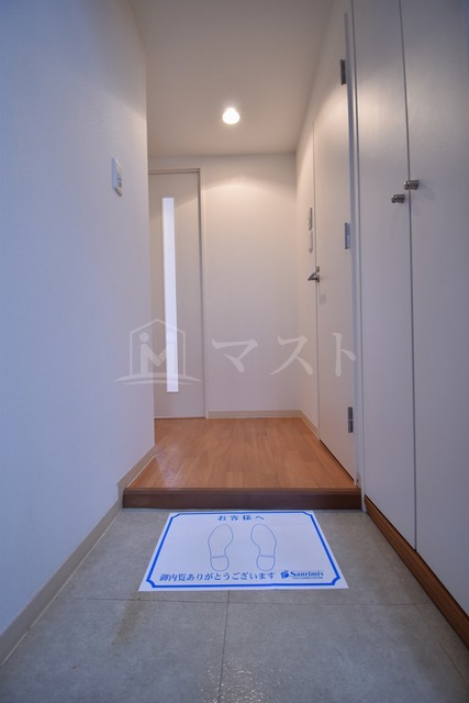 玄関　※建物内別間取参考写真