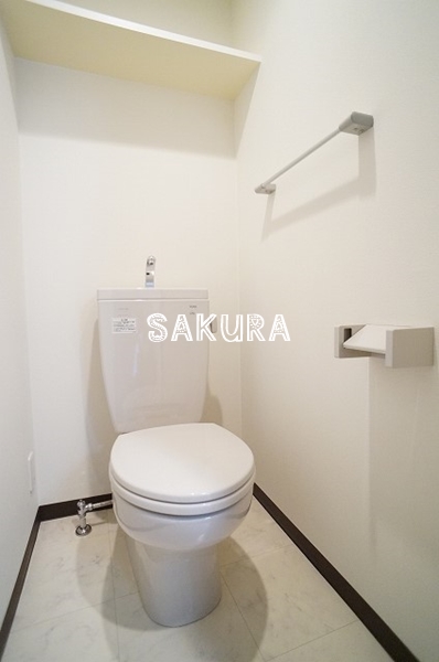トイレ　落ち着いた色調のトイレです♪