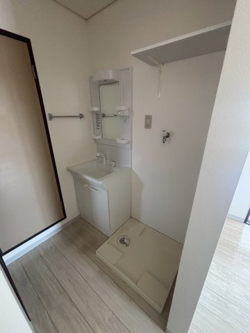 洗面設備　コンパクトで使いやすい洗面所