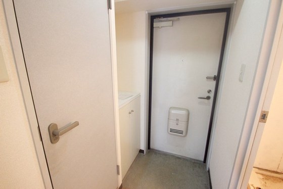 玄関　※別部屋の写真です