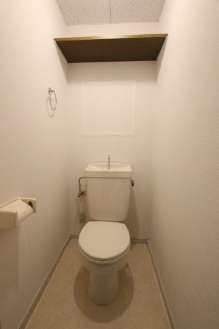トイレ　参考写真です。現況優先。