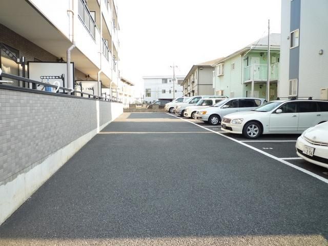 駐車場　敷地内駐車場