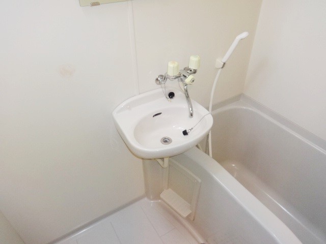 バス・シャワールーム　お風呂とトイレは別です♪ゆっくりどうぞ☆