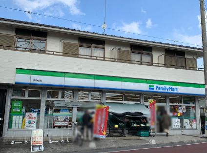 コンビニ　ファミリーマート 宮の坂店（コンビニ）まで156m