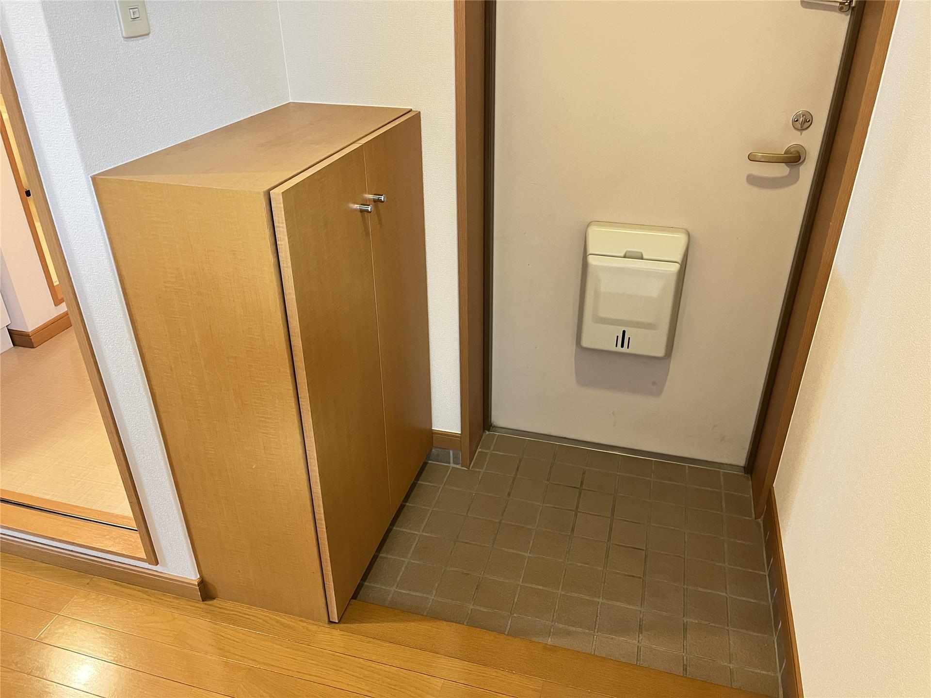 玄関　下駄箱付きの玄関です♪