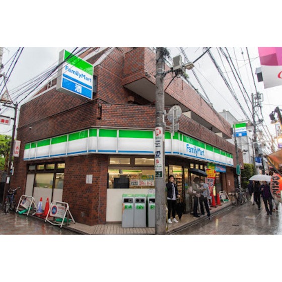 コンビニ　ファミリーマート　中野駅北店（コンビニ）まで284m