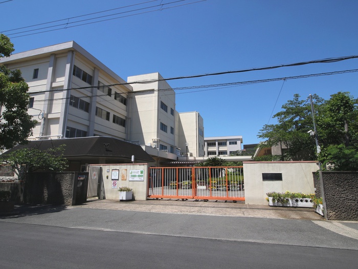 小学校　池田市立石橋南小学校（小学校）まで289m