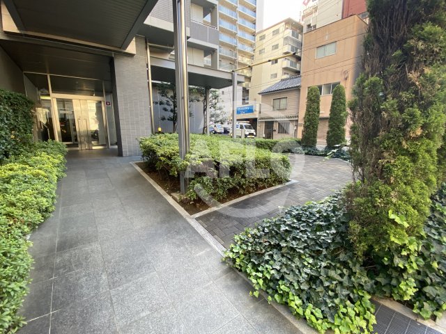 エントランス　ファミールKOUZTOWER　エントランス