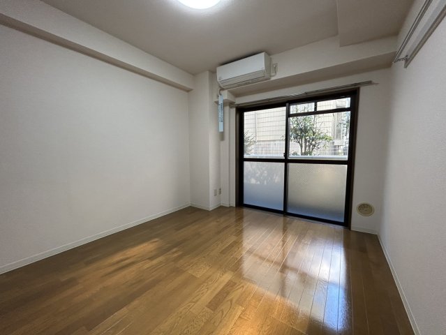 居室・リビング　★明るいフローリングのお部屋です★