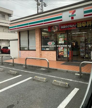 コンビニ　セブンイレブン荒川東尾久4丁目店（コンビニ）まで223m