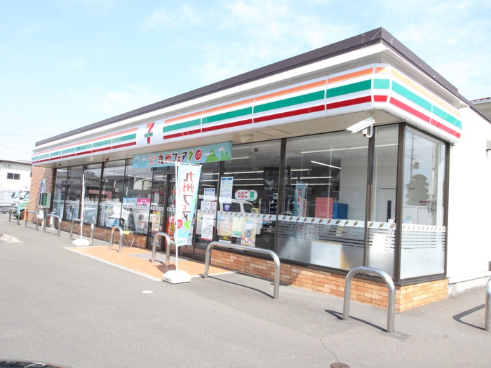 コンビニ　セブンイレブン仙台六丁の目駅前店（コンビニ）まで550m