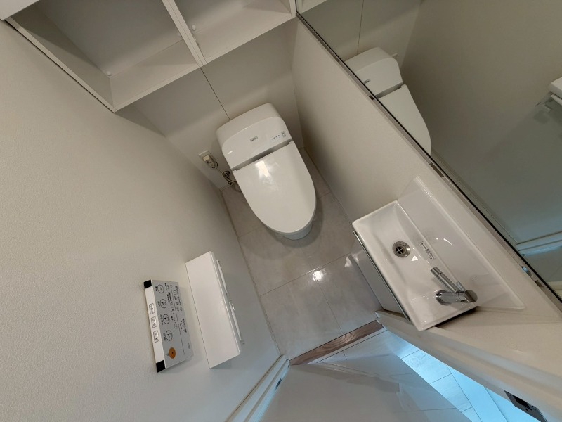 トイレ　こちらはトイレです。清潔感があり、安心して使用できます。
