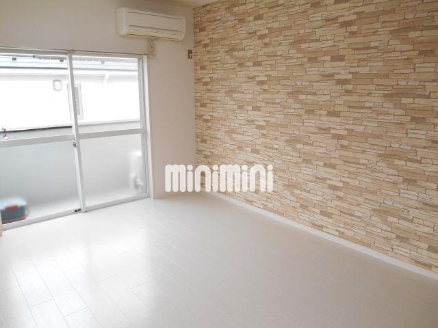 居室・リビング　アクセントクロスの綺麗なお部屋です♪