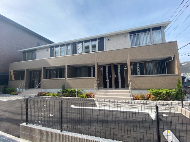 建物外観　敷地内に駐輪場があります♪