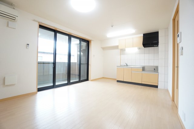 居室・リビング　※同物件、同タイプ、間取り反転のお部屋です