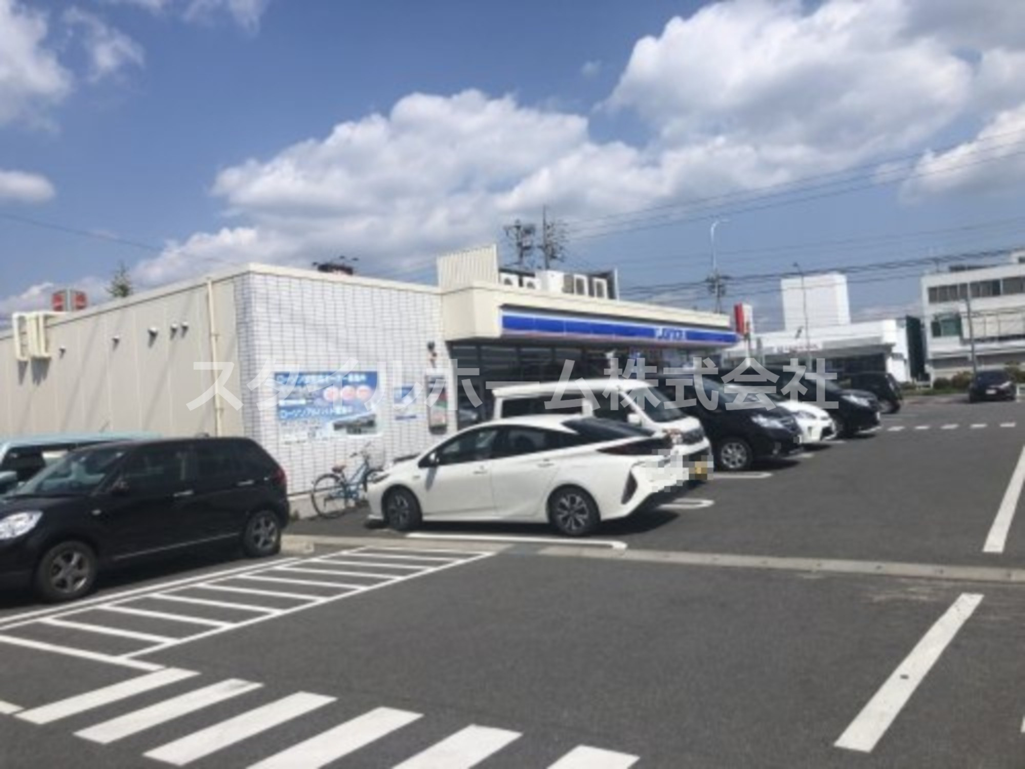 コンビニ　ローソン 豊川東名店（コンビニ）まで813m