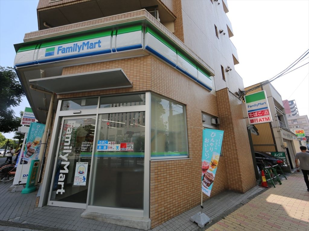 コンビニ　ファミリーマート 熱田金山南店（コンビニ）（コンビニ）まで97m