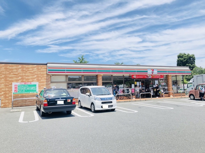 コンビニ　セブンイレブン小金井前原店（コンビニ）まで300m