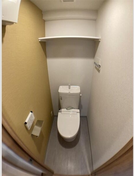 トイレ　※写真は同じマンションの違う部屋のものになります。