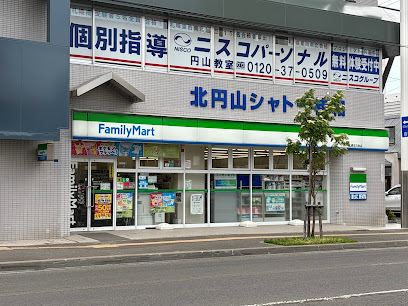 コンビニ　ファミリーマート札幌北5条店（コンビニ）まで512m