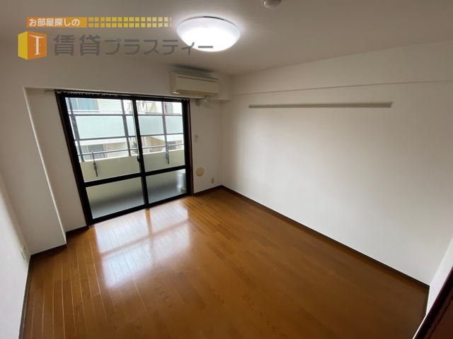 居室・リビング　家具の配置がしやすいお部屋です。