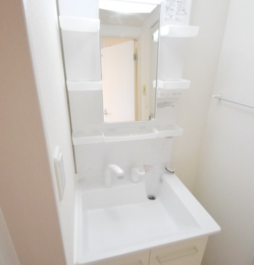 洗面設備　反転タイプの写真です。