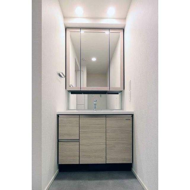 洗面設備　写真は同タイプ住居です。