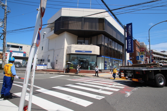 銀行　みずほ銀行二俣川支店（銀行）まで575m