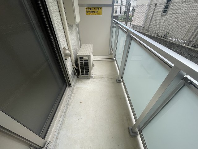 バルコニー　外からの目が気にならないバルコニーで洗濯物が干せます