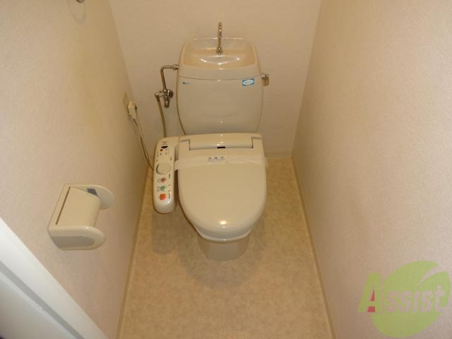 トイレ　お尻にやさしい温水洗浄便座です
