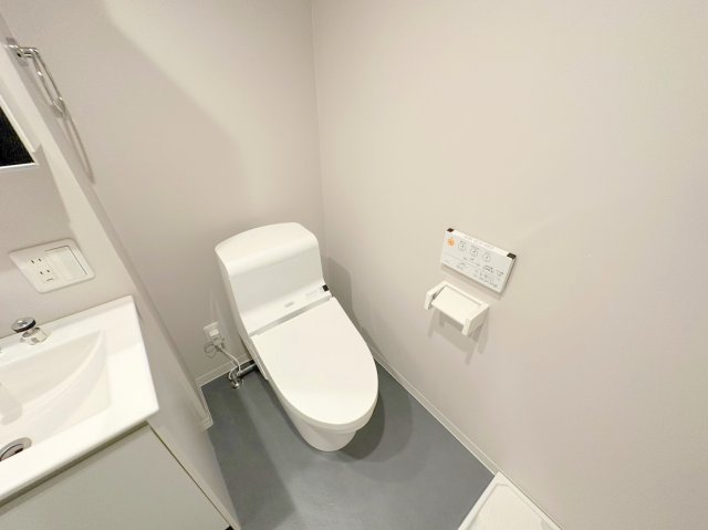 トイレ　清潔感のあるトイレは、誰もがリラックスできる空間です。