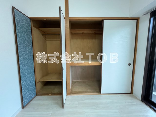 収納　洋室６帖　エアコン