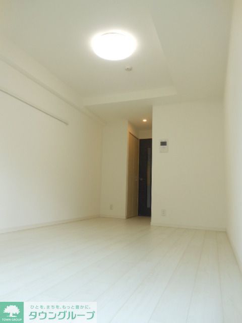 居室・リビング　ホワイトフローリングの明るいお部屋です！