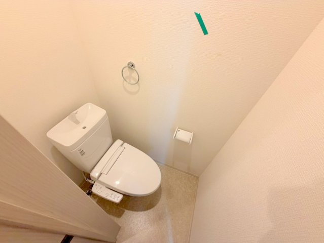トイレ　綺麗なトイレにはウォシュレット標準装備です。