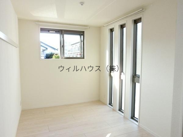 その他部屋・スペース　明るい洋室！