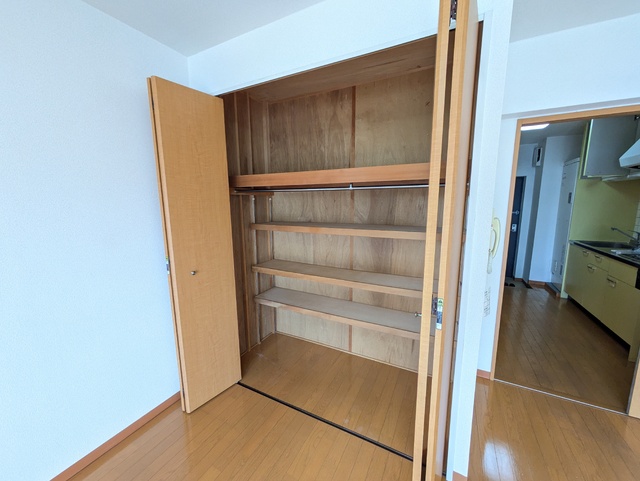 収納　※クリーニング前の写真です。