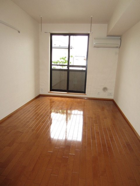 居室・リビング　★東向きの明るいお部屋です★