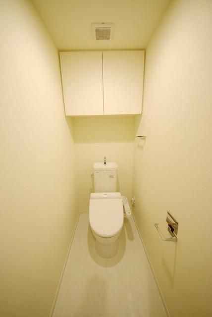 トイレ　ウォシュレット付き