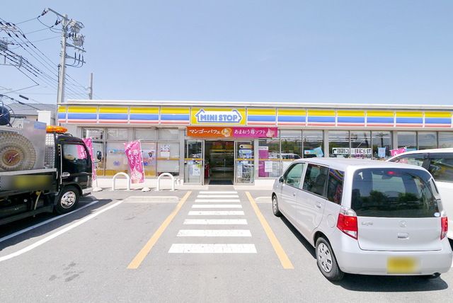 コンビニ　ミニストップ入間豊岡4丁目店（コンビニ）まで421m