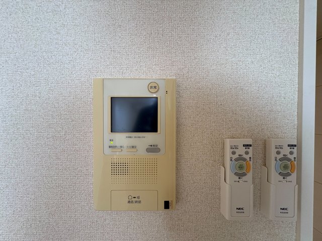 セキュリティ　モニター付きインターホン