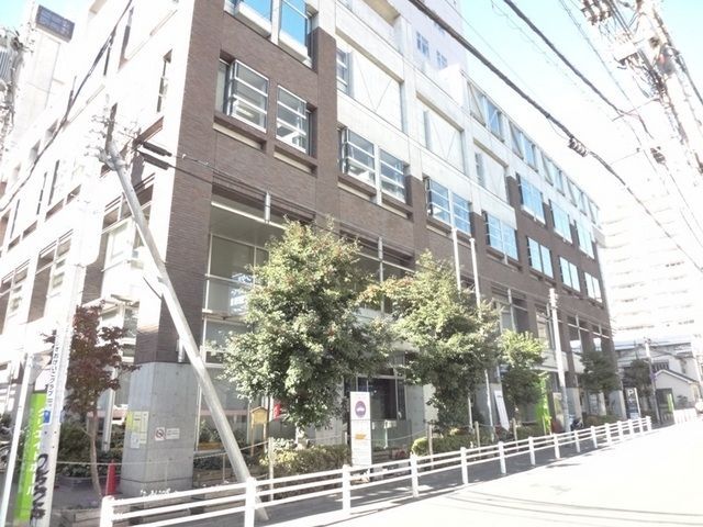 図書館　生涯学習センター図書館（図書館）まで586m